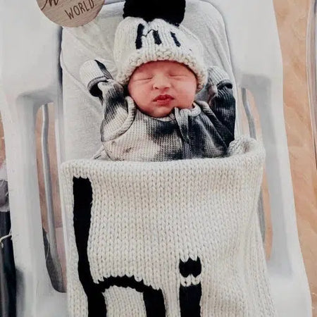 Hi! Black and White Newborn Blanket