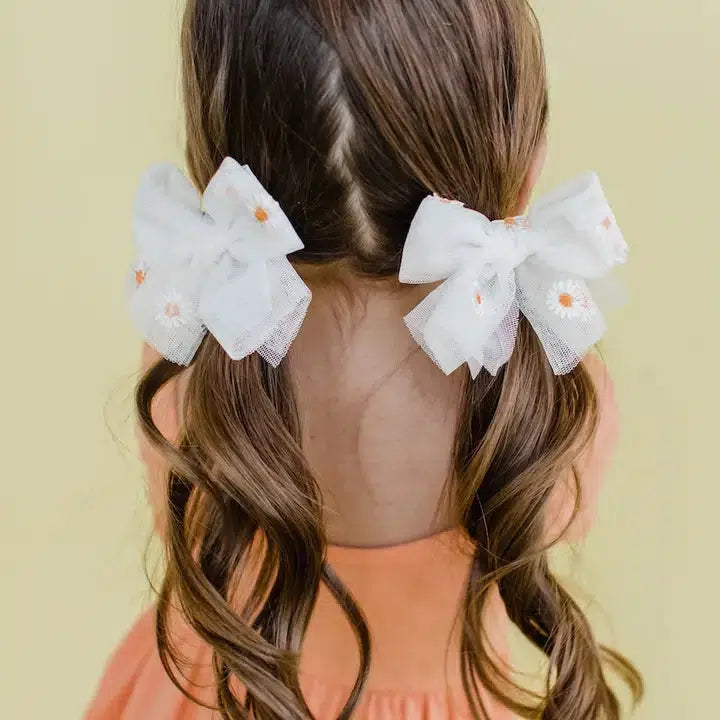 Fresh Daisies-Tulle Alligator Clip Bow